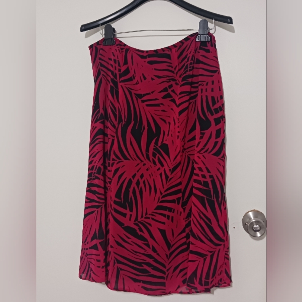Le Suit Black and Red Palm-Print Maxi Skirt